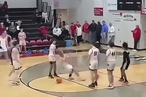 被球迷夸是更好的射手希爾德笑答：庫里才是頂級的??！